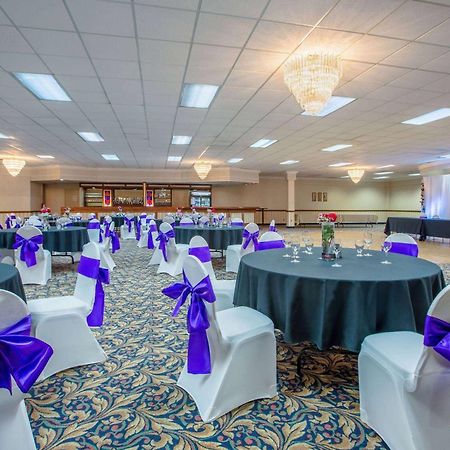 Days Inn By Wyndham Sudbury & Conference Centre Ngoại thất bức ảnh