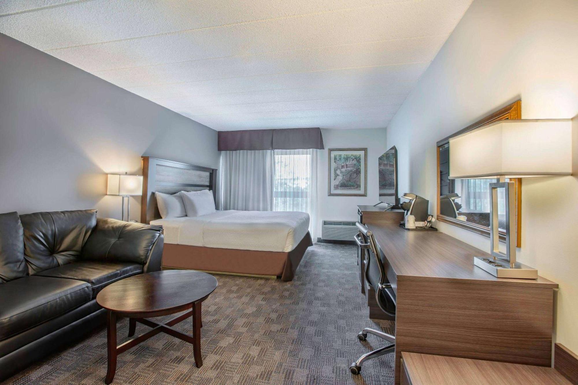 Days Inn By Wyndham Sudbury & Conference Centre Ngoại thất bức ảnh