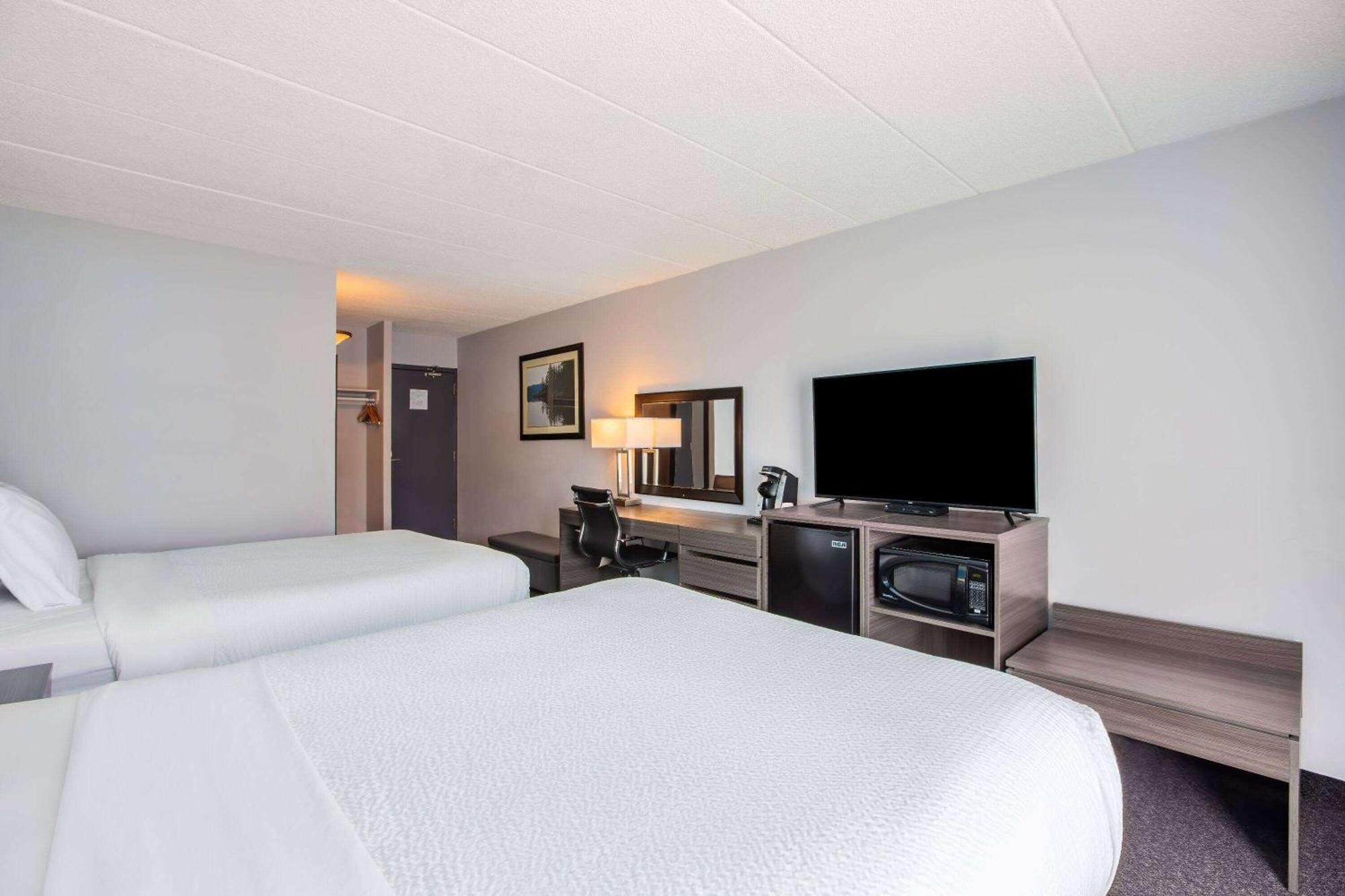Days Inn By Wyndham Sudbury & Conference Centre Ngoại thất bức ảnh